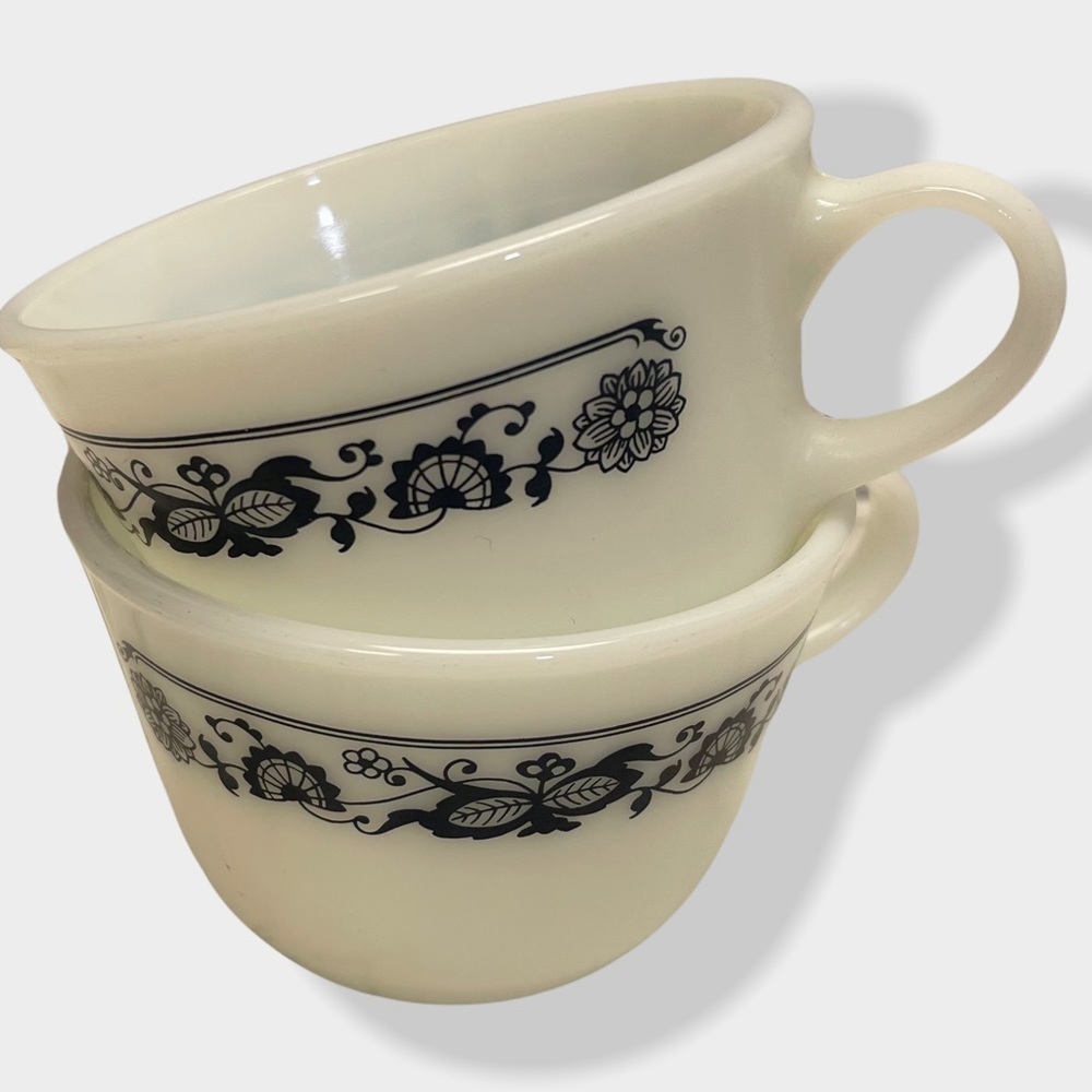 SET of 2 Vintage Pyrex Old Town Pattern‎ Cups